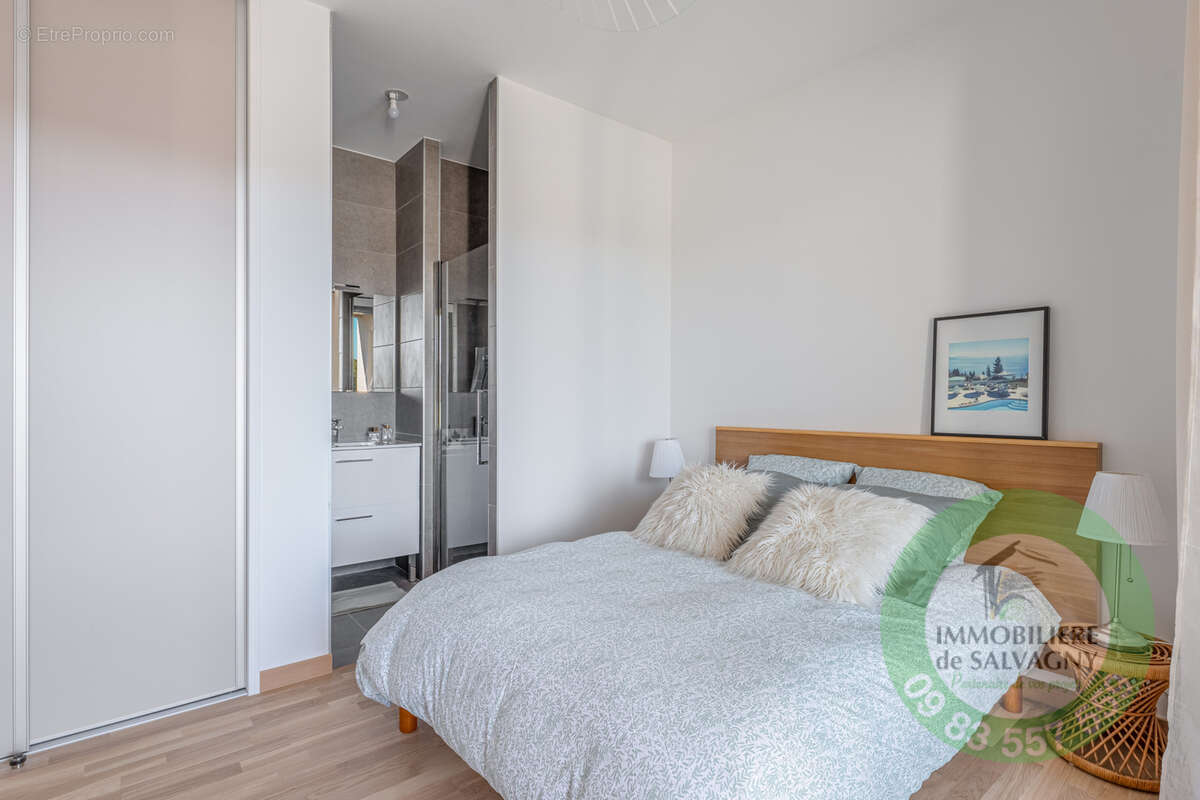 Appartement à LA TOUR-DE-SALVAGNY