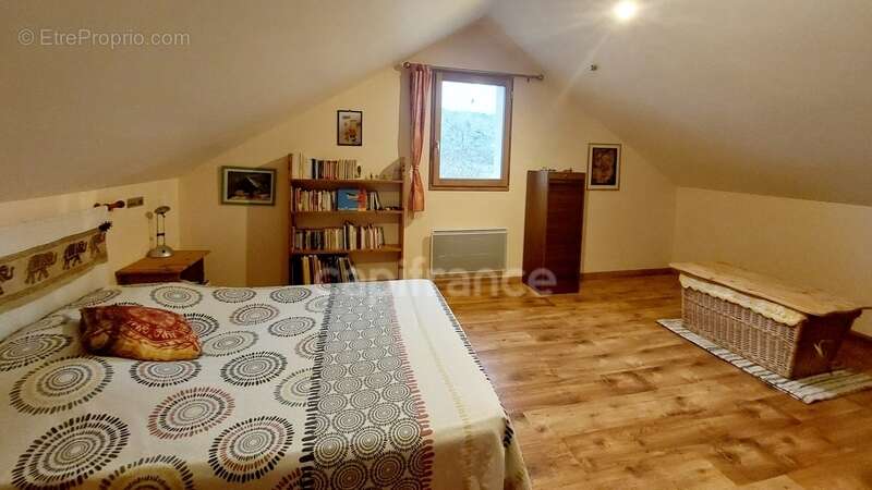 Maison à Sergeac de 151m², 6 pièces, au calme, sans vis à vis, sans travaux avec vue dégagée + garage XXL + chalet - photo 16