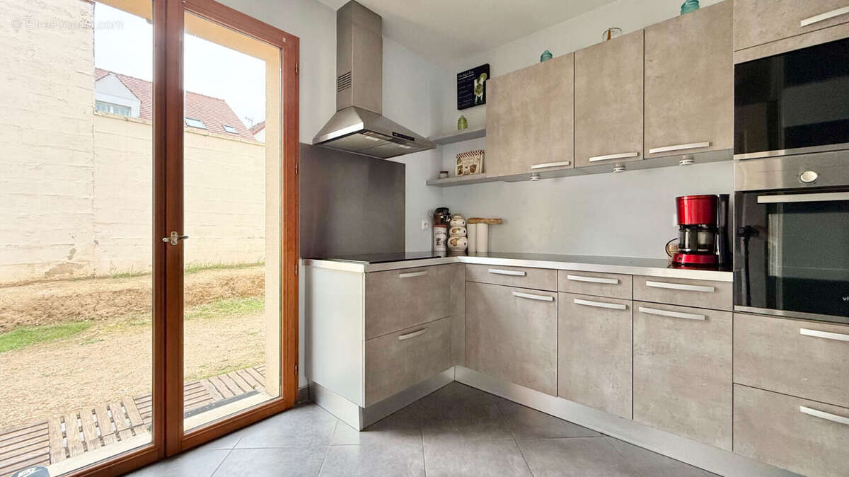 Maison à SAINTRY-SUR-SEINE