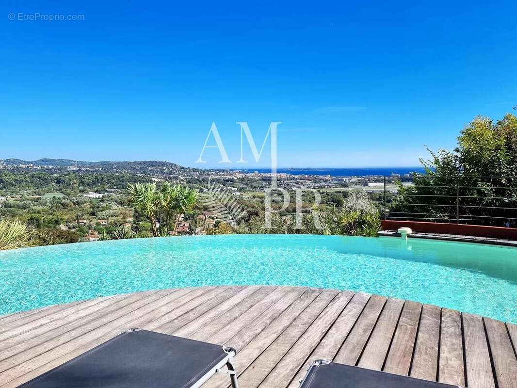 Maison à MANDELIEU-LA-NAPOULE