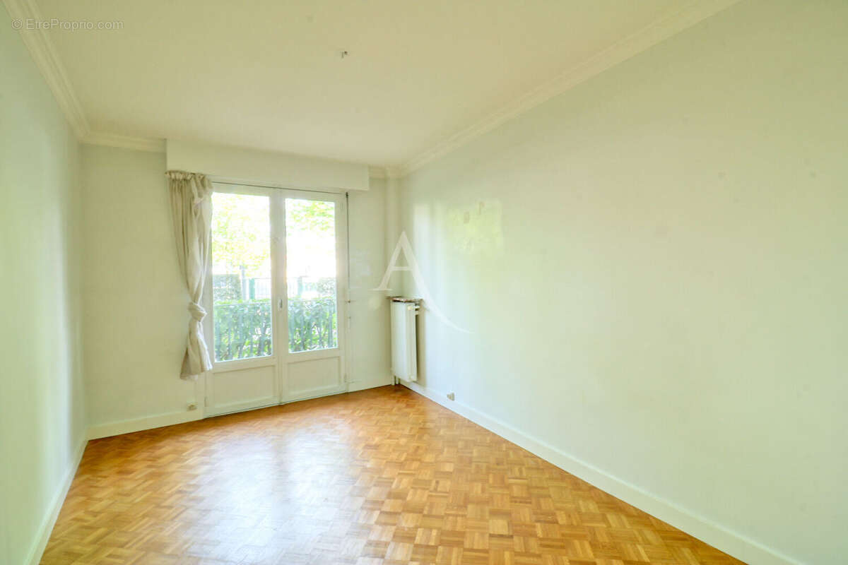 Appartement à LE PLESSIS-ROBINSON