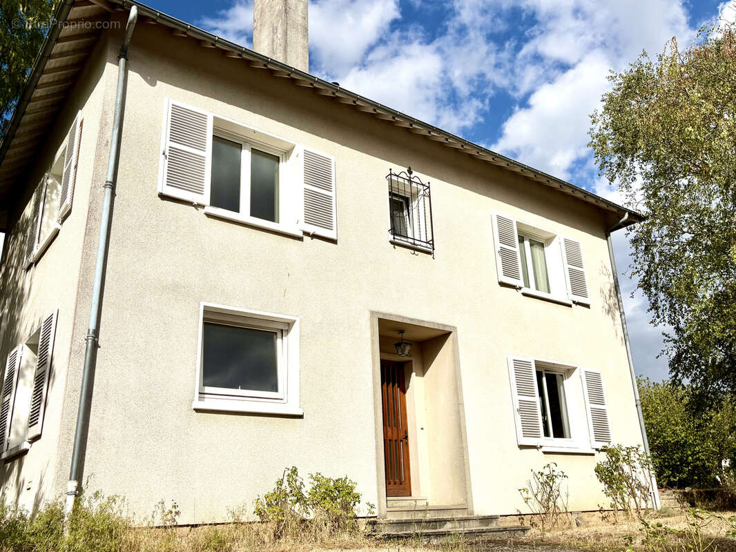 Maison à CHATEAUPONSAC