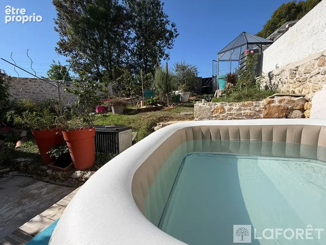 Maison en pierre à Bussac-sur-Charente (17) - photo 8