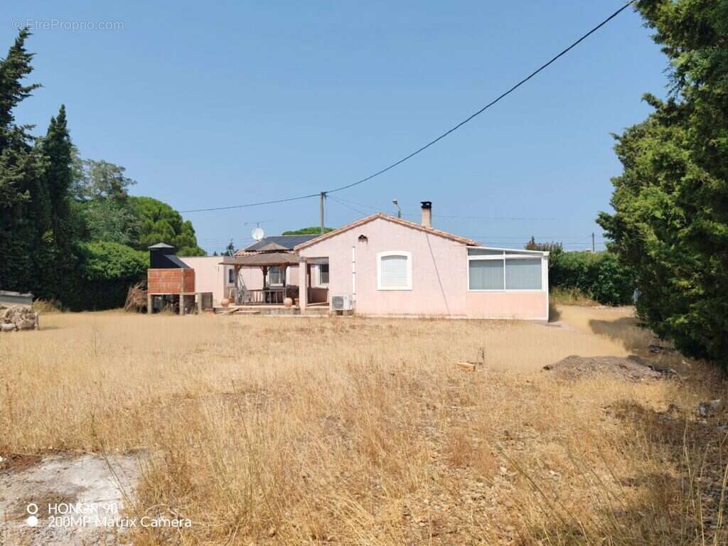 Villa T4 en Plein pied de 152m2 habitable sur un terrain de 2705m2, garage Narbonne 11100 - photo 3