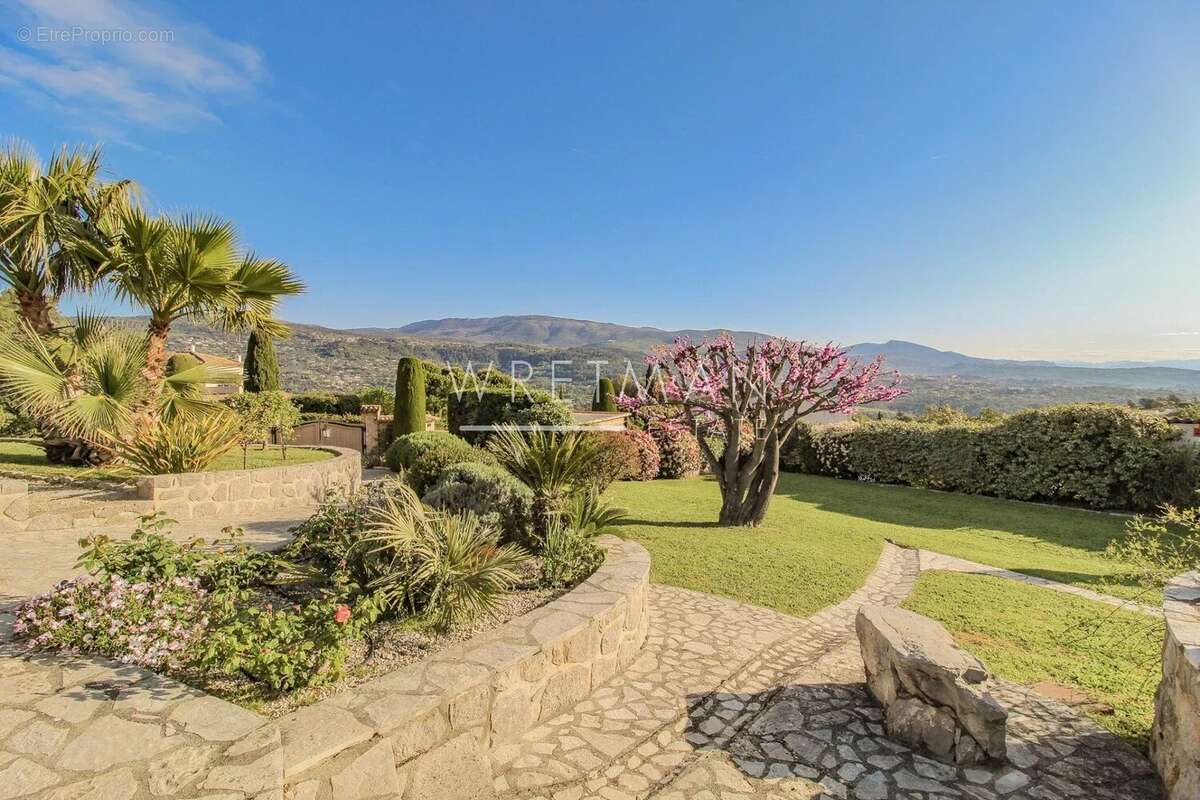 Magnifique villa familiale de 6 chambres, belle piscine et pool house, vues panoramiques à couper le souffle - Peyminade - photo 44