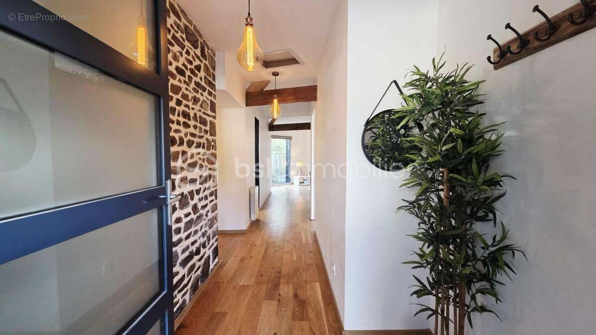 Appartement à FOUGERES