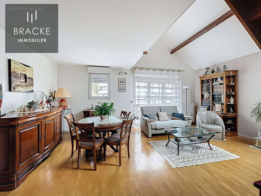 Appartement à COURBEVOIE