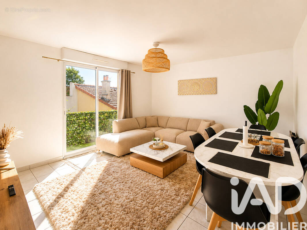 Photo 1 - Appartement à VILLEMOMBLE