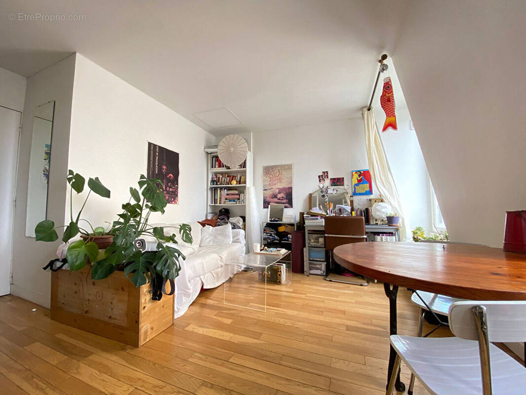 Appartement à PARIS-3E