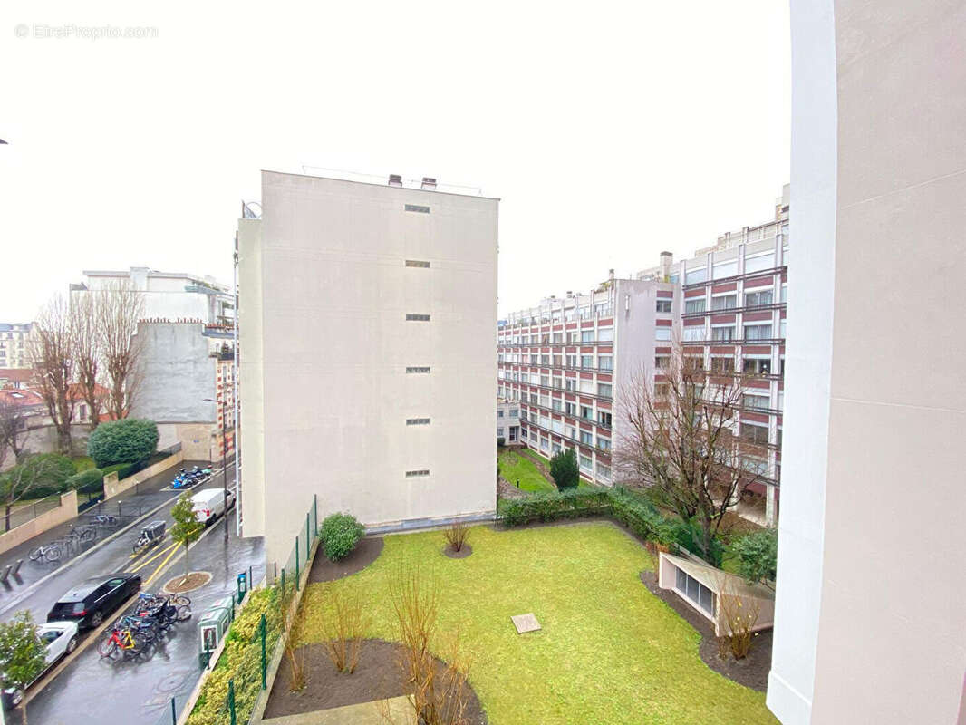 Appartement à PARIS-19E