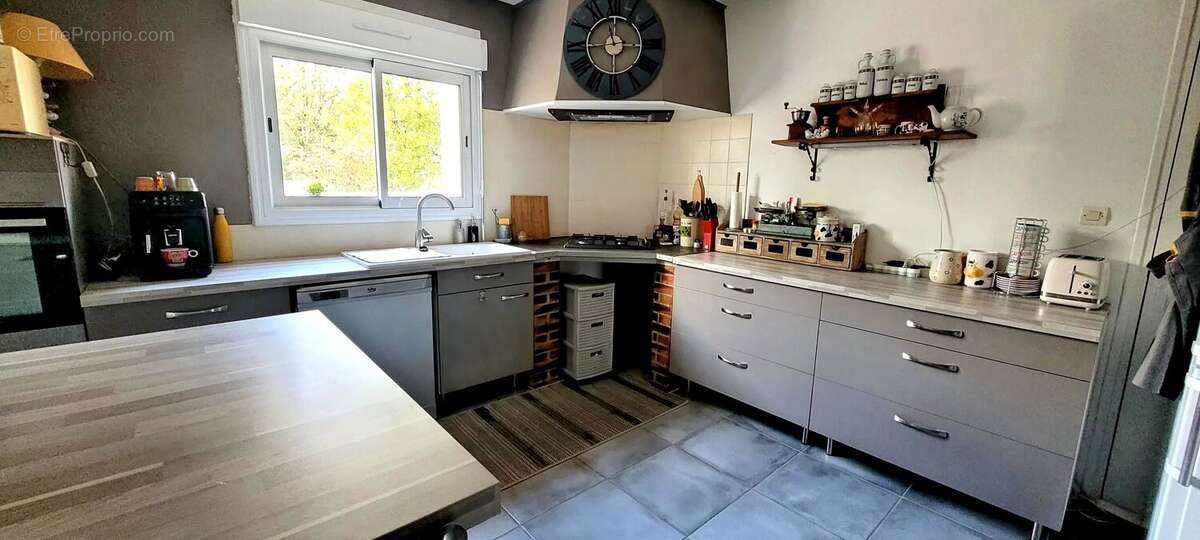 Maison à SAINT-MARTIN-LACAUSSADE