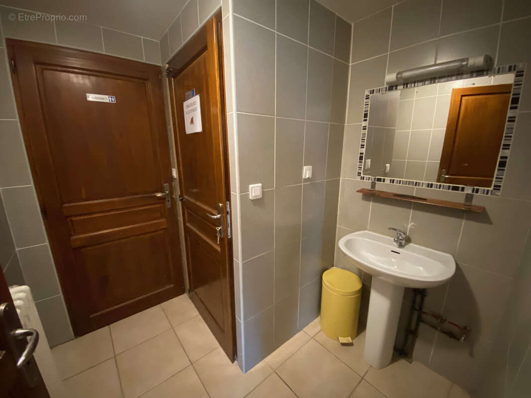 Commerce à FLAMETS-FRETILS