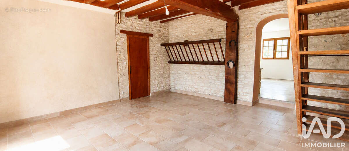 Maison 140 m² à Poilly-Sur-Tholon  - photo 3