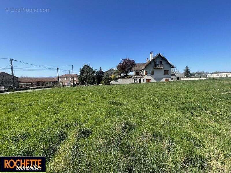 Terrain à SAINT-JODARD