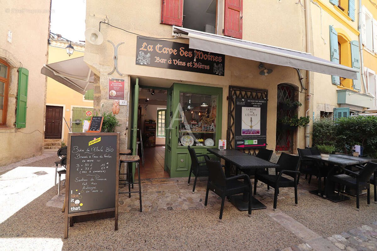 Commerce à MOUSTIERS-SAINTE-MARIE