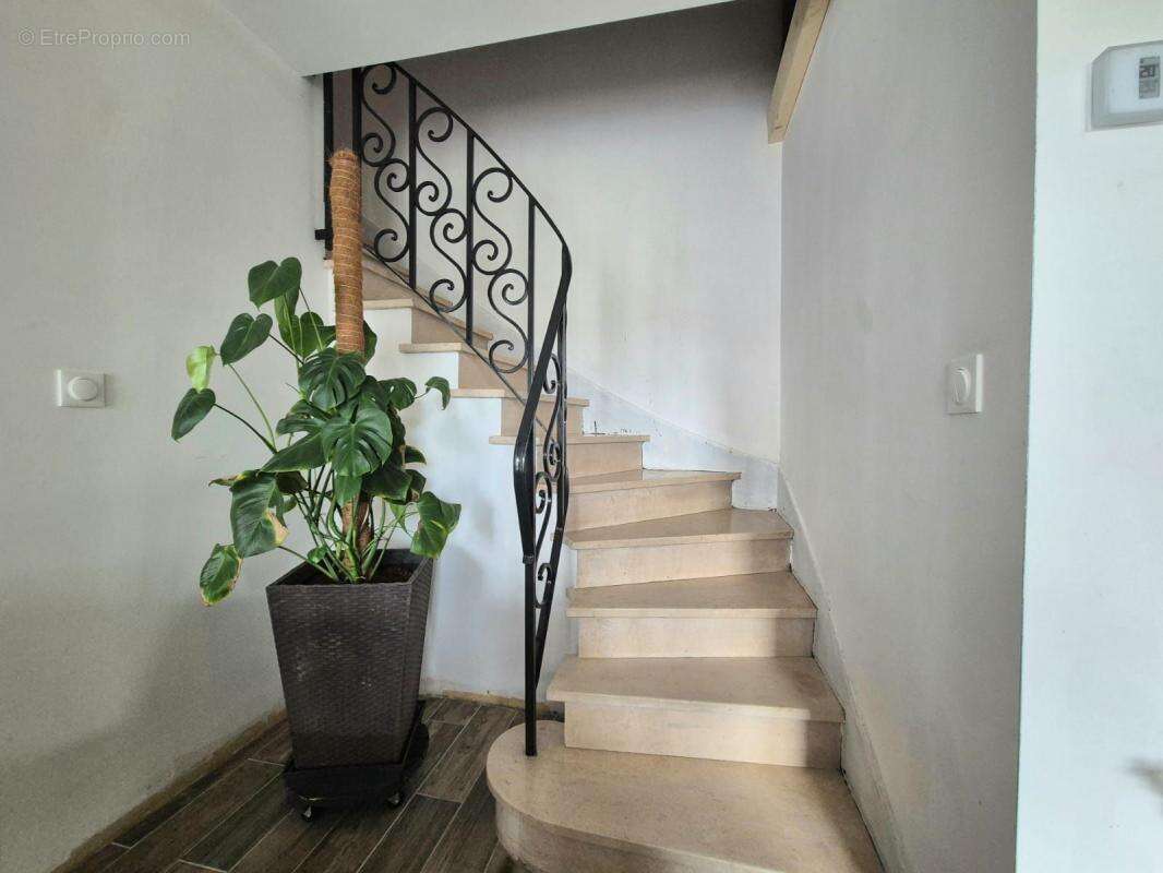 Maison à SAINT-MARTIN-DE-SESCAS