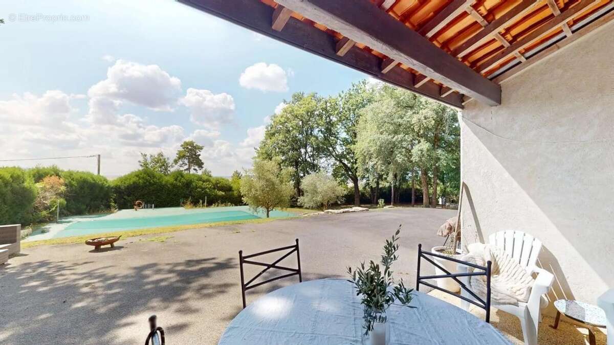 Maison à FOUQUEBRUNE