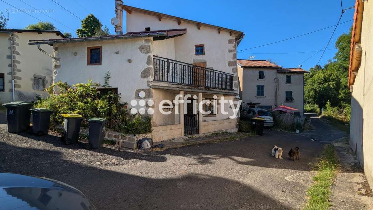Maison à SAINT-REMY-SUR-DUROLLE
