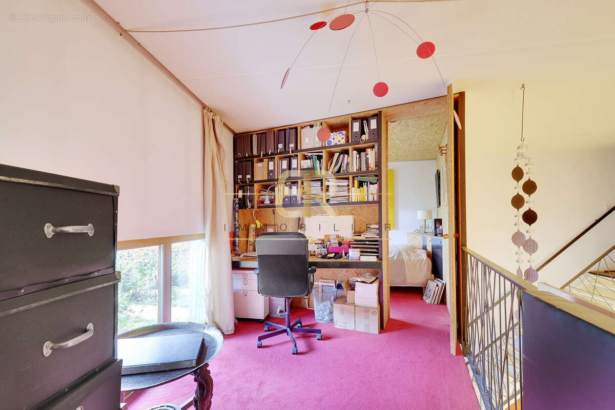 Autre à IVRY-SUR-SEINE