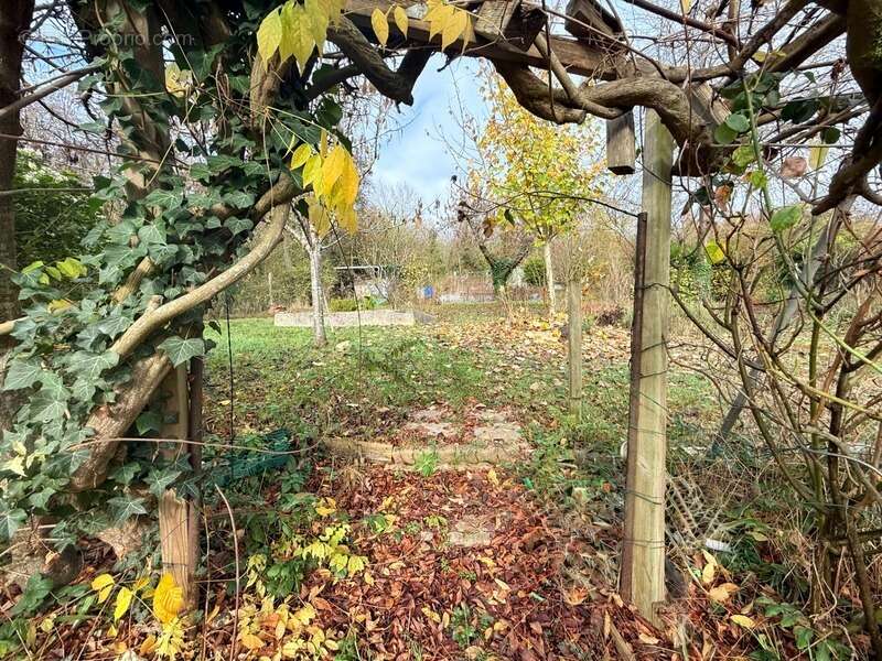 Maison à JOUY-LE-MOUTIER
