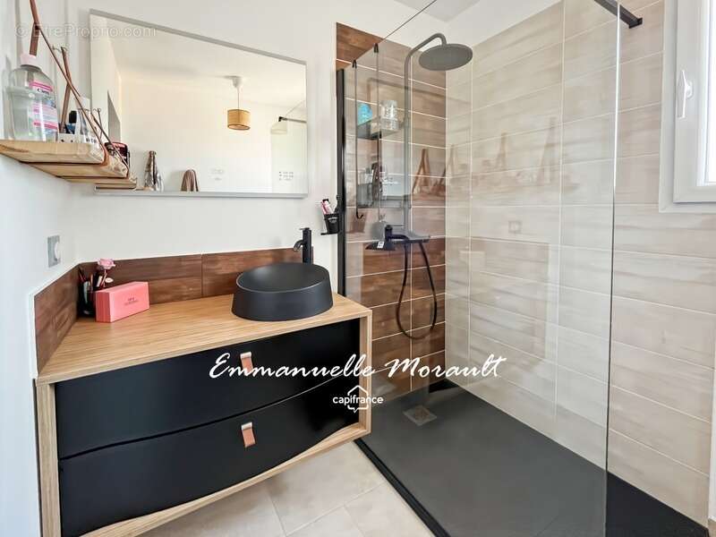 Maison à BAGNOLS-EN-FORET