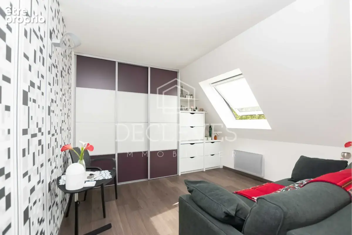 ORGEVAL — PLEIN CENTRE-VILLE - Maison avec jardin de 260 m2 - photo 9