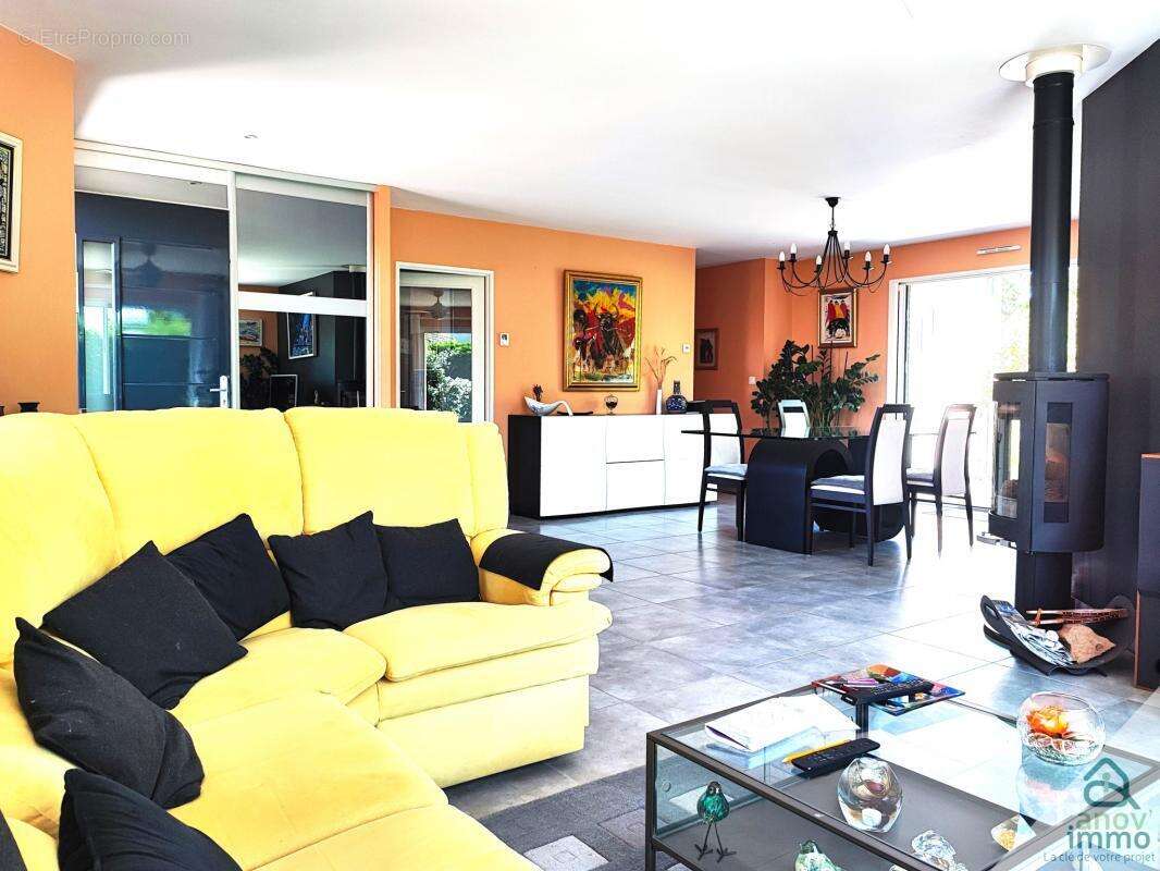 Maison à MAUPREVOIR