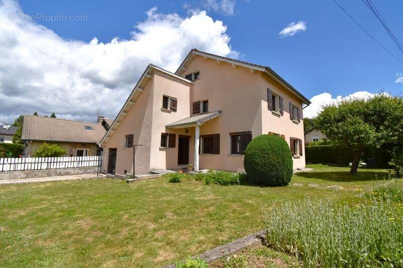 Maison à SAINT-AGREVE