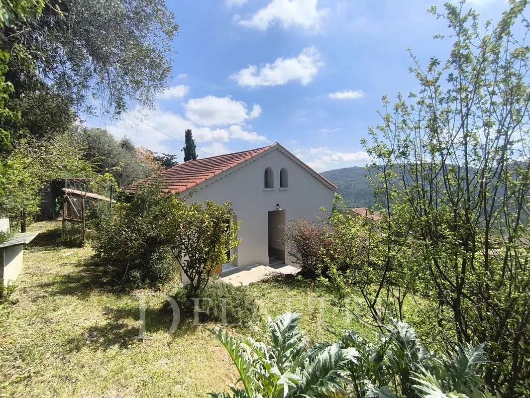 Maison à CHATEAUNEUF-GRASSE