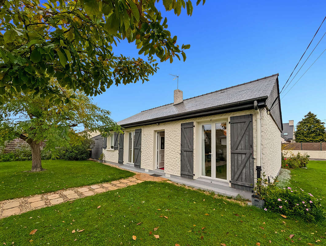 Maison à LE VIVIER-SUR-MER