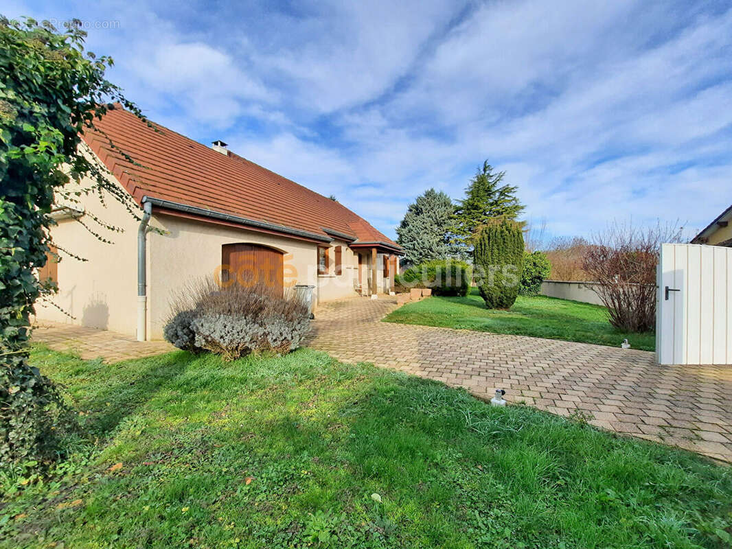 Maison à PETIT-NOIR