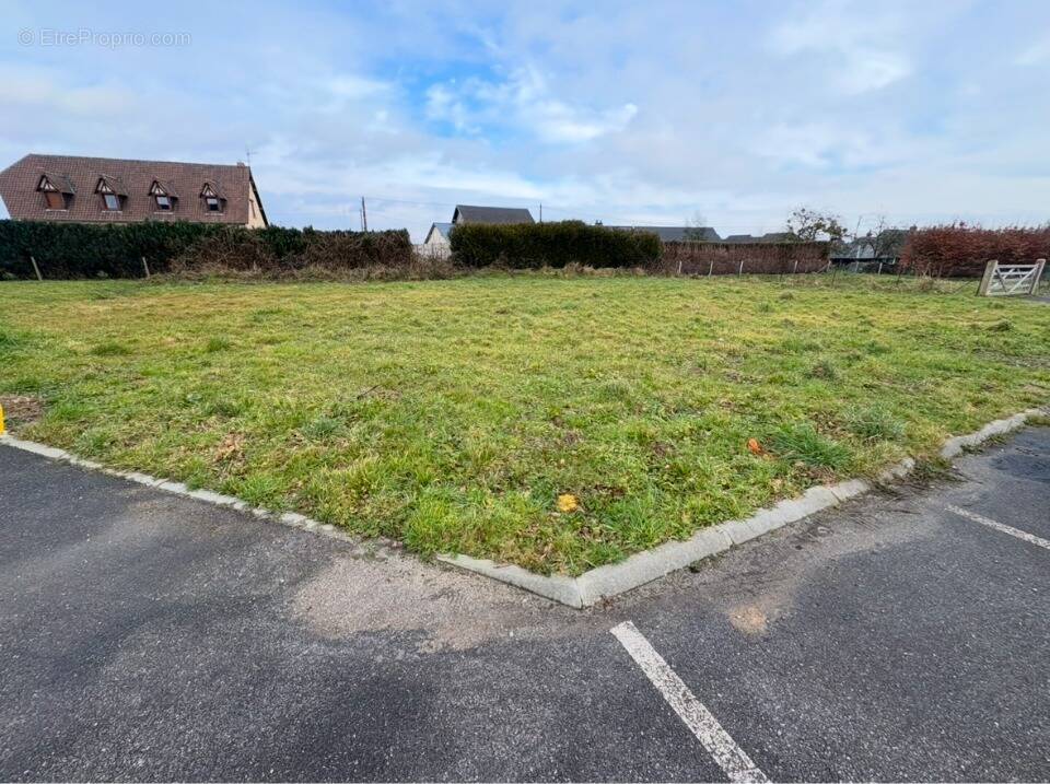 Terrain à ECALLES-ALIX