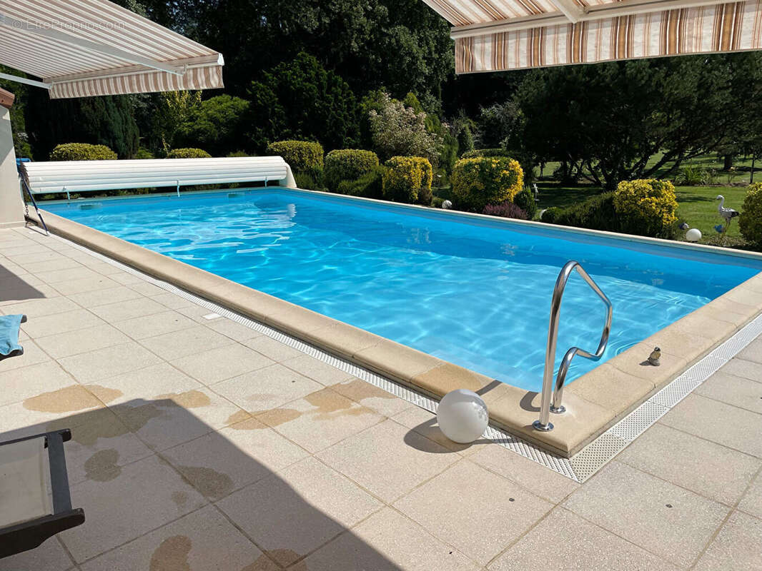 Maison à VERNEUIL-SUR-VIENNE