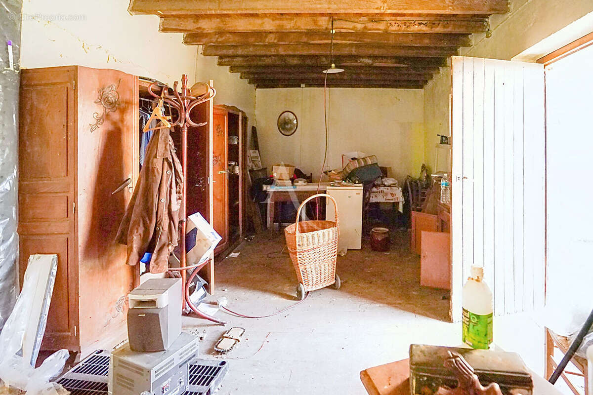 Claracq - Maison 3 pièce(s) 90 m2 à rénover avec grenier, grange et hangar - photo 5
