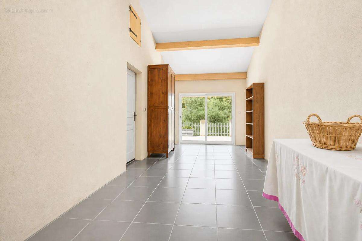 Maison familiale 6 pièces avec dépendance à Saint-Gilles - photo 3