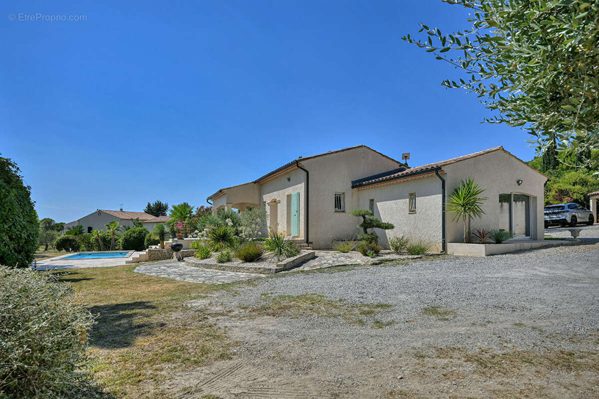 Villa Nages Et Solorgues 5 pièces 113 m2-1628 m2 + garage et piscine - photo 5