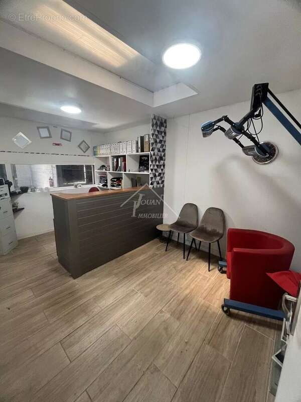 Proche bellerive deux entrepot et parking - photo 4