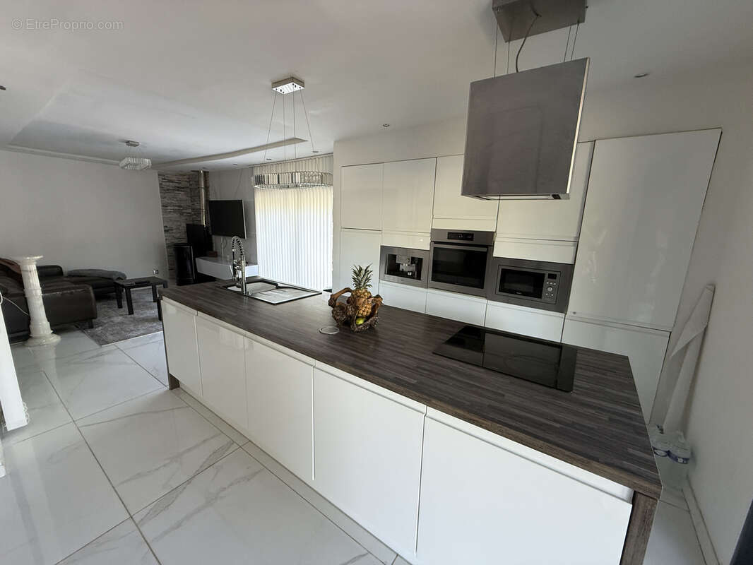 Maison à SAINT-GENCE