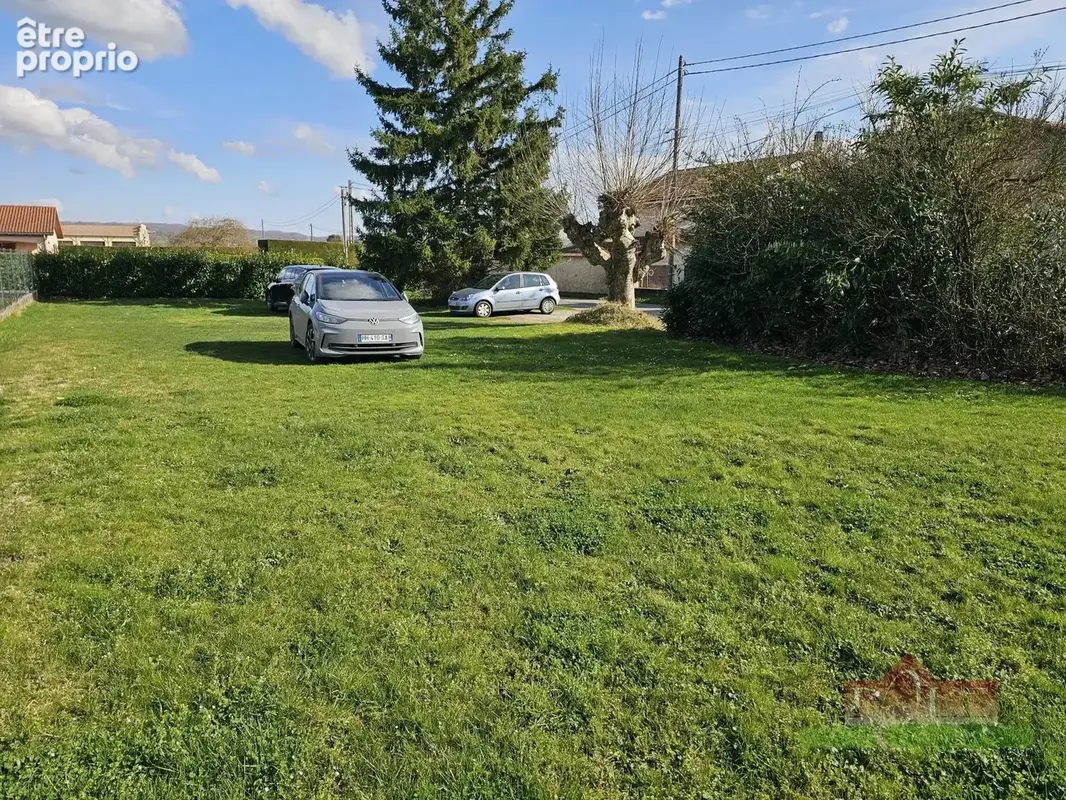 ESTRABLIN, Corps de ferme à rénover  de 149m² avec dépendances de 400 m² aménageables - photo 4