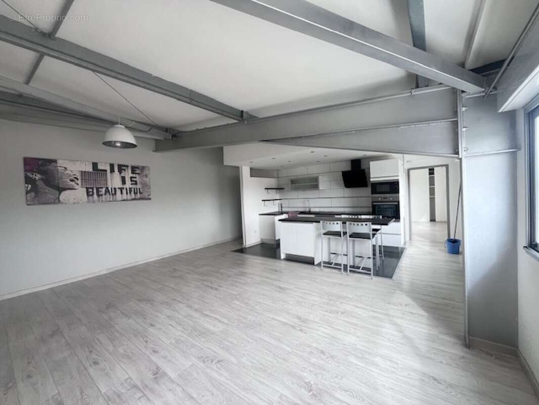 Appartement à LA SALVETAT-SAINT-GILLES