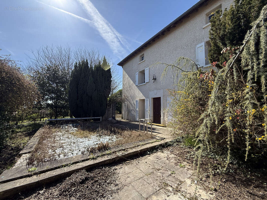 Maison à REVENTIN-VAUGRIS