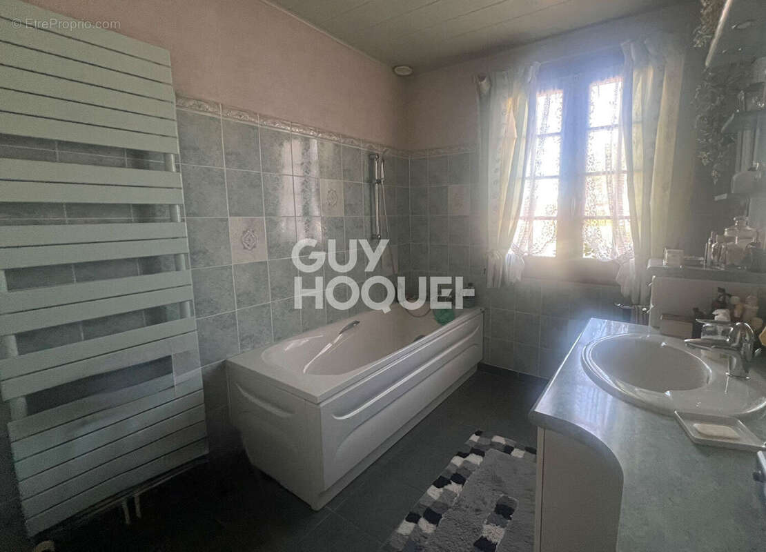 Maison à TOULON-SUR-ARROUX