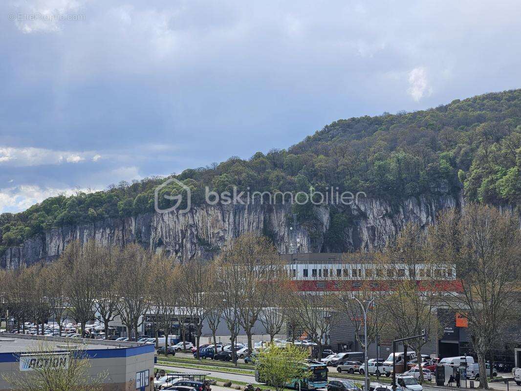 Appartement à FONTAINE