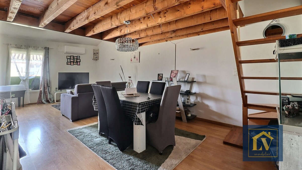 Appartement à PEZILLA-LA-RIVIERE