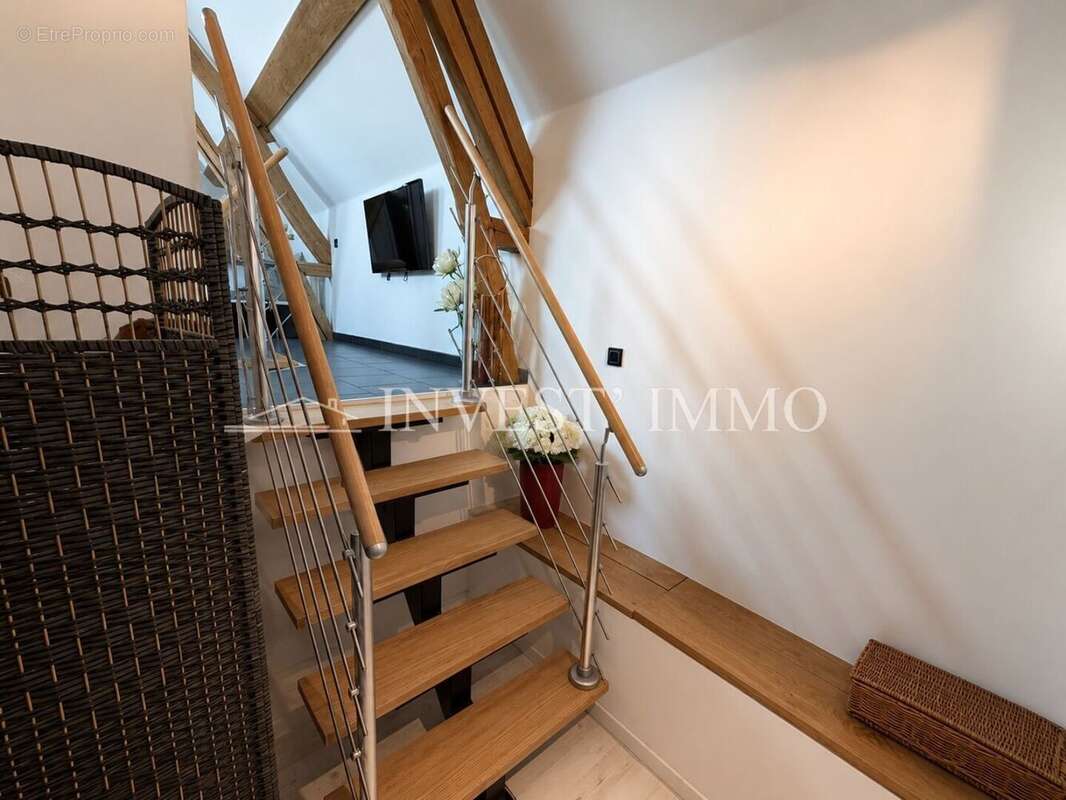 Maison en pierres rénovée – Charme, volumes et suite parentale exceptionnelle - photo 9