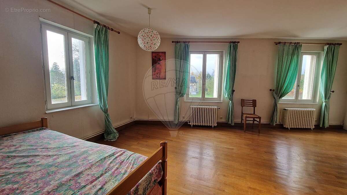 Maison à LA NEUVILLE-CHANT-D&#039;OISEL