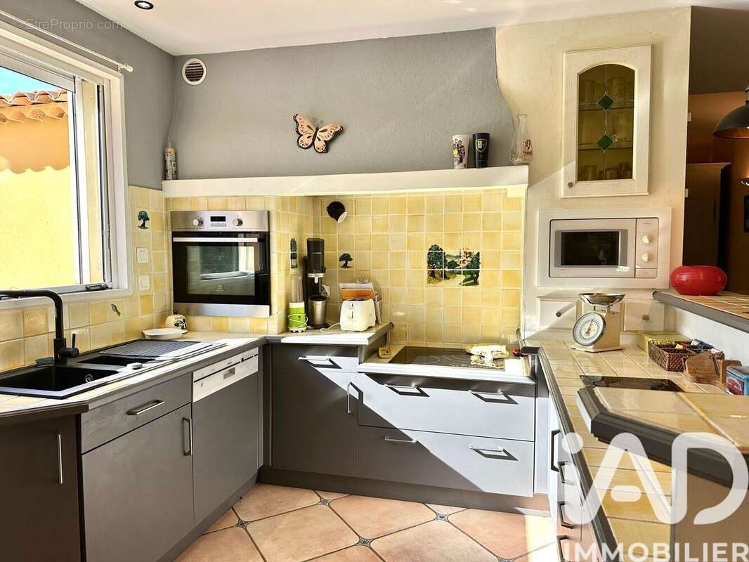 Photo 8 - Maison à ROQUEBRUNE-SUR-ARGENS