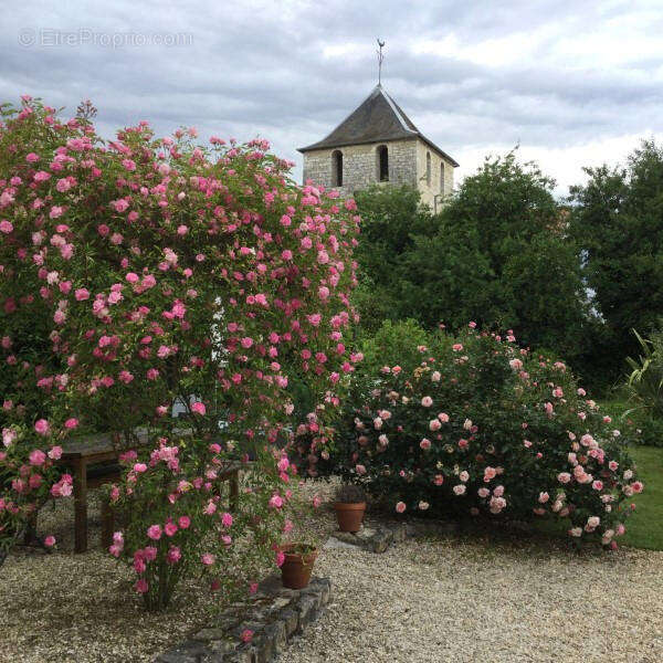 EGLISE - Maison à AUNAC