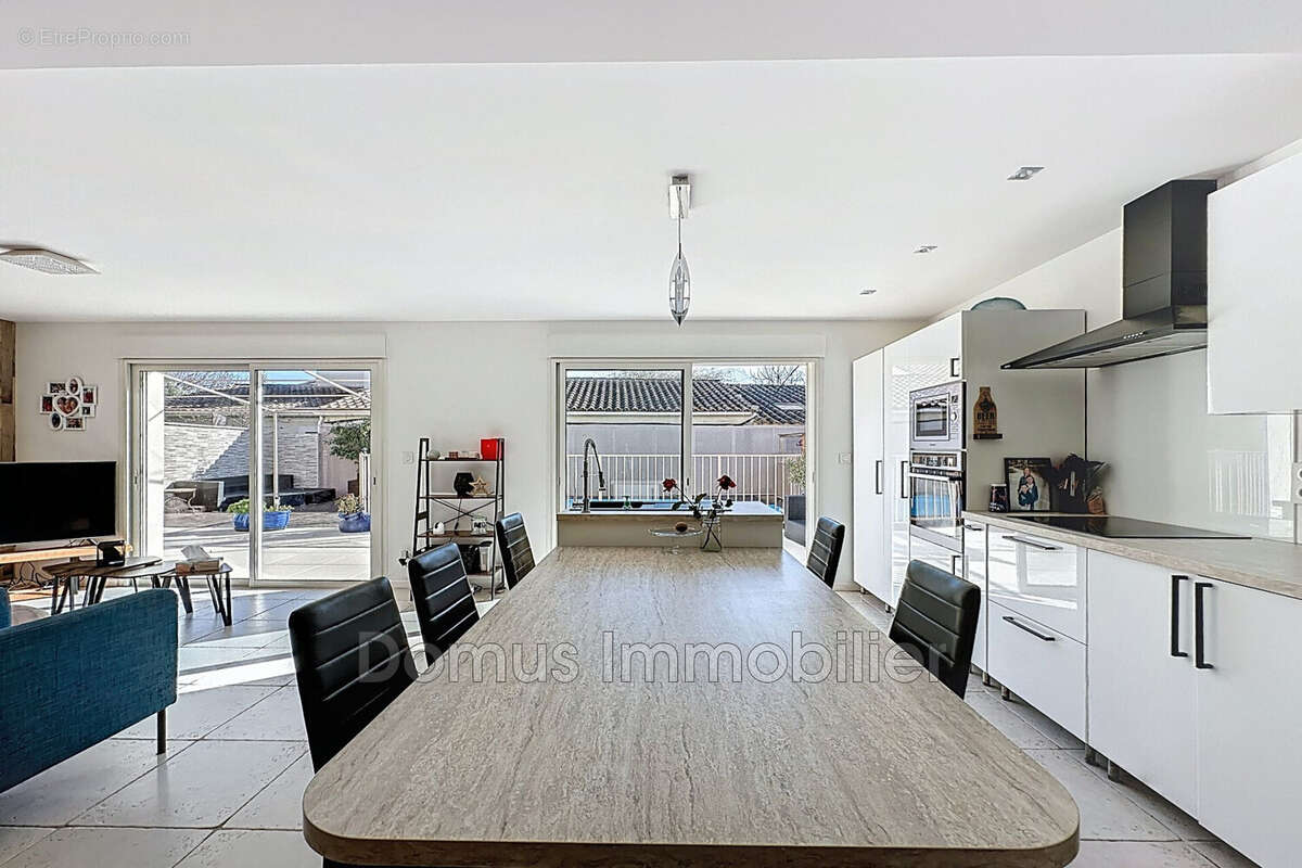 Maison à MORIERES-LES-AVIGNON