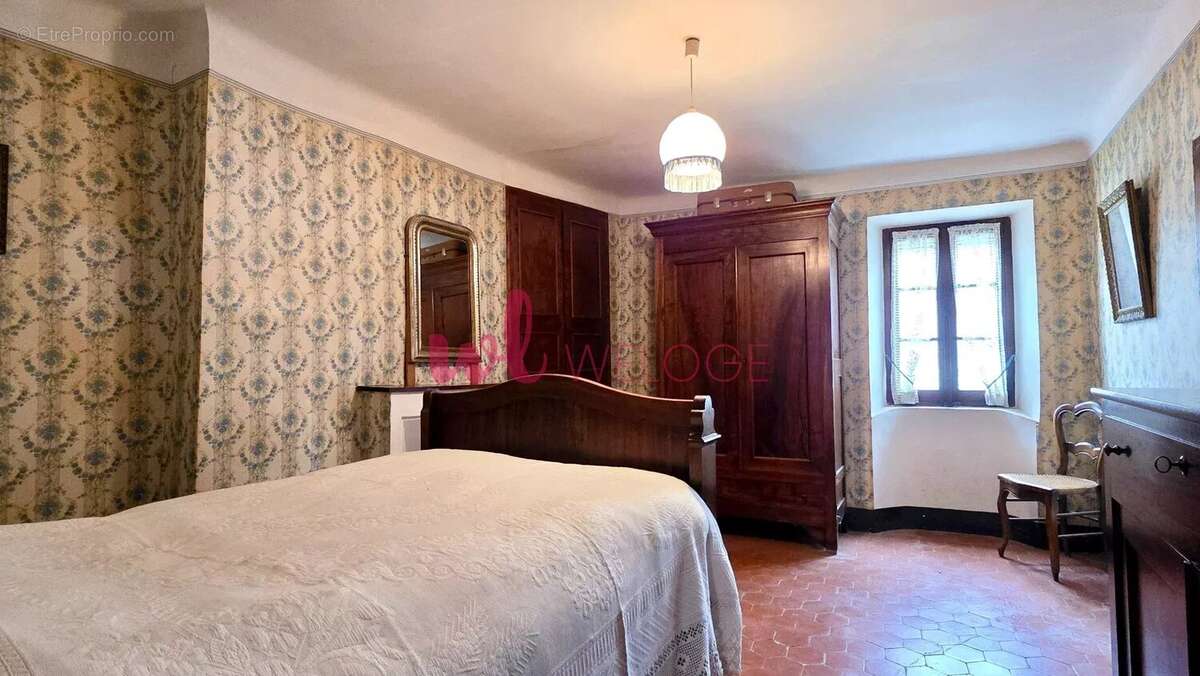 Maison à ALLEMAGNE-EN-PROVENCE